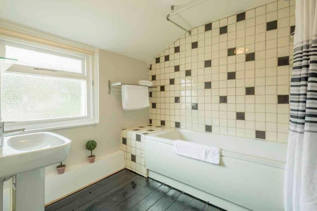 Cambridge 3 Bedroom Flat With Private Parking Zewnętrze zdjęcie